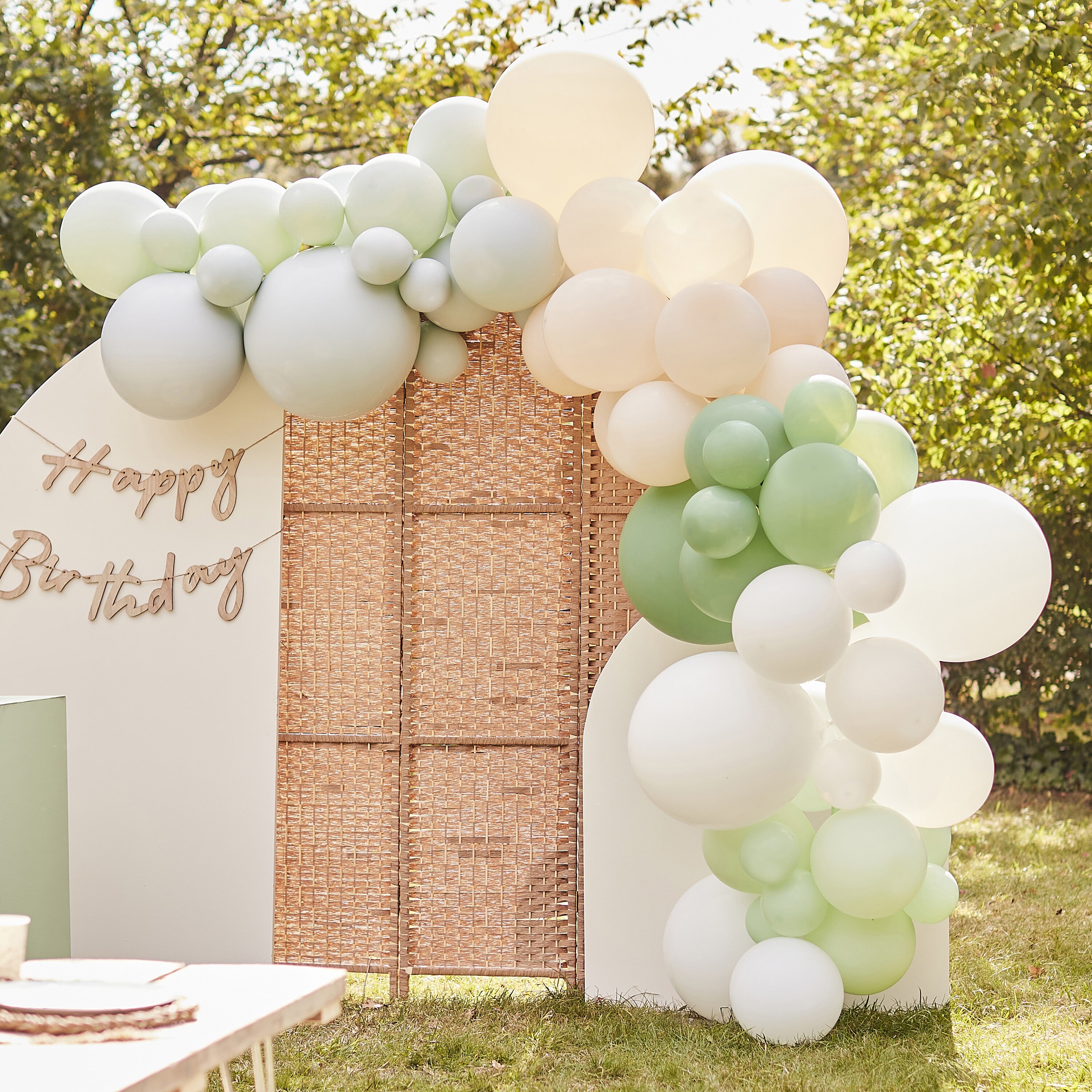 lok iz balonov nude mint zelena