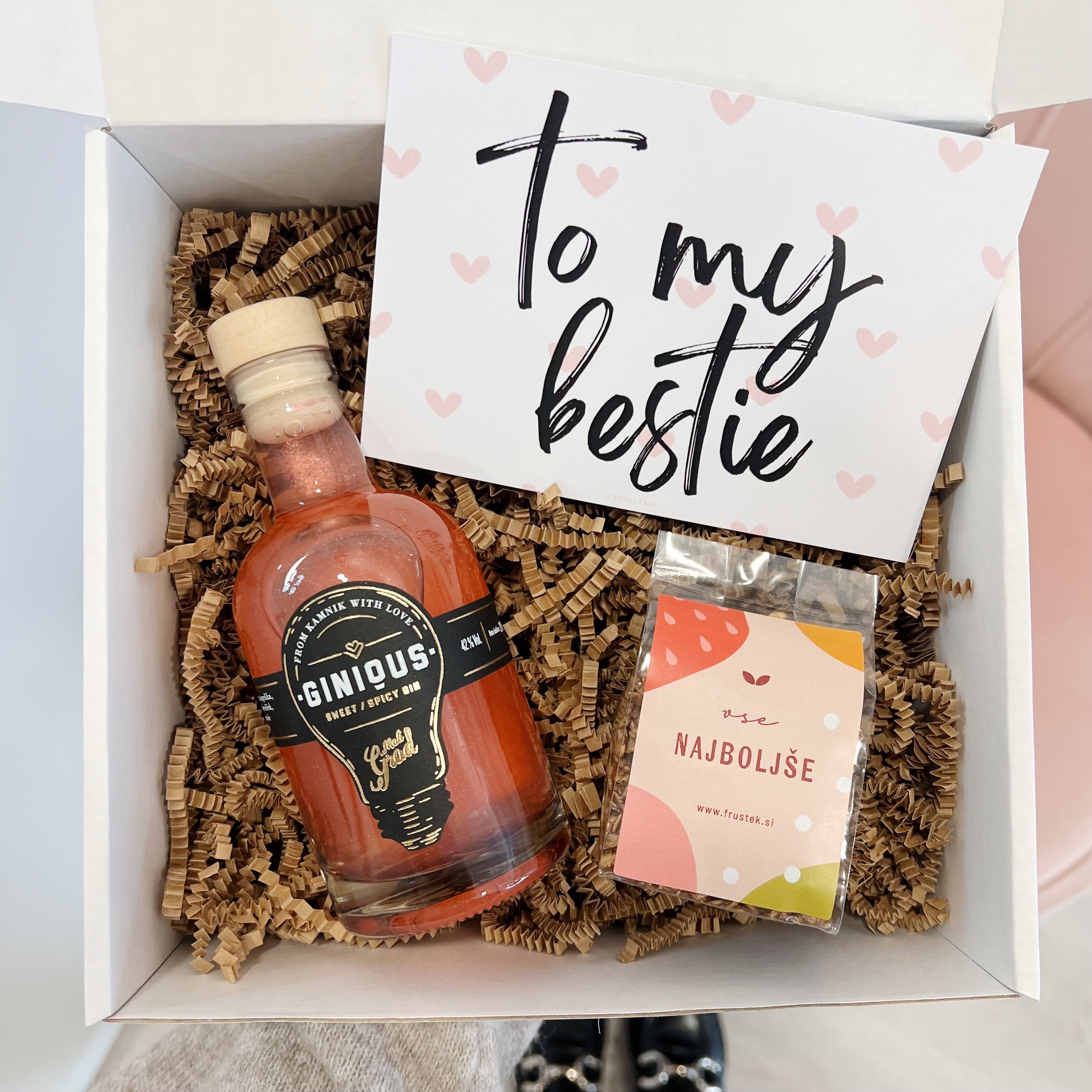 darilo za prijateljico